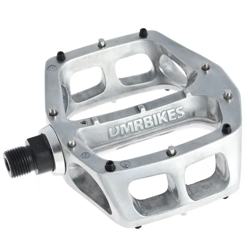 DMR V8 Classic Flat Pedal in Silver