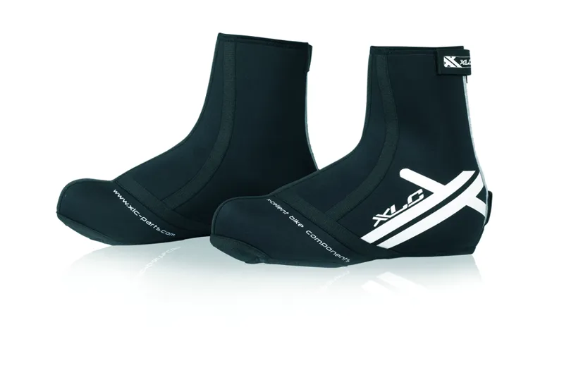 Xlc Bo-a07 overshoes in Black/White